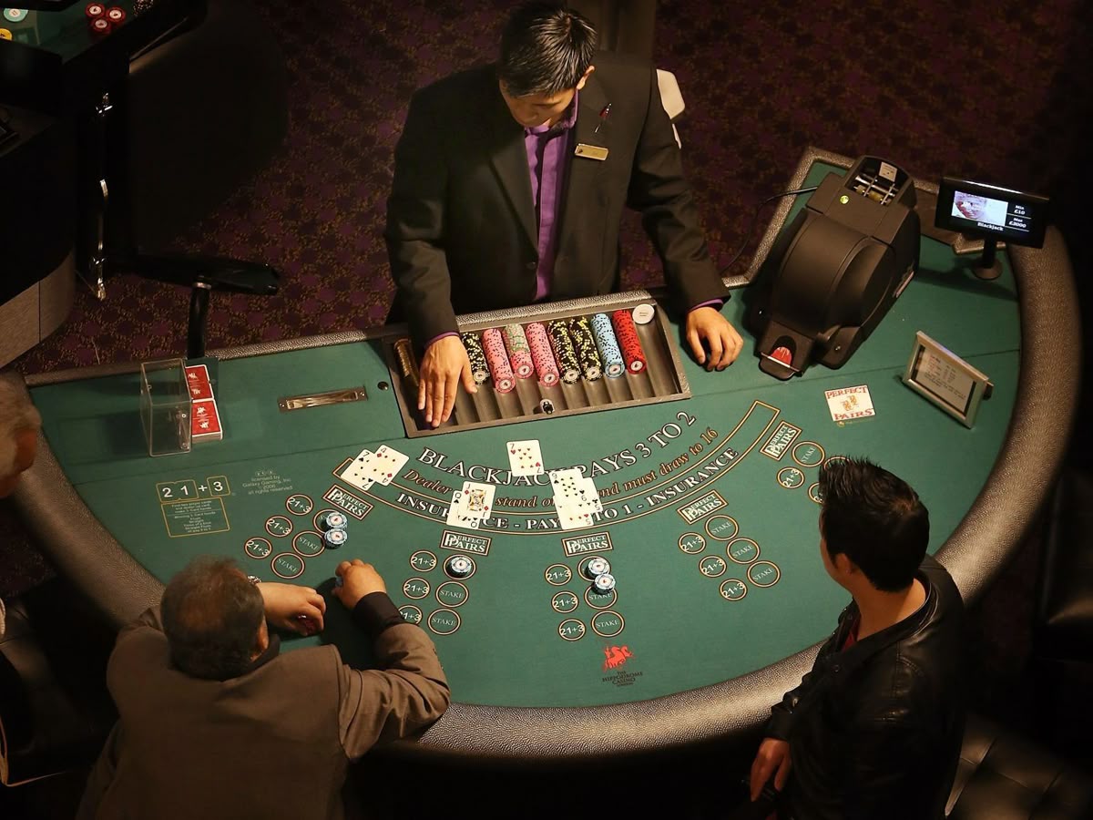 FortuneBets کیسینو میں پوکر گیمز